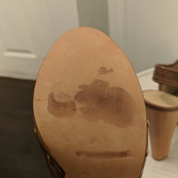 Coach Heels - Picture 4 of 4